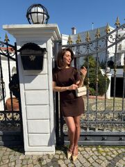 VİRAL MİNİ CEP DETAYLI KISA KOL KAHVERENGİ ELBİSE